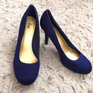 dark blue heels